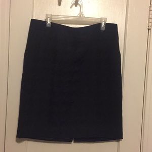 Black textured pencil skirt